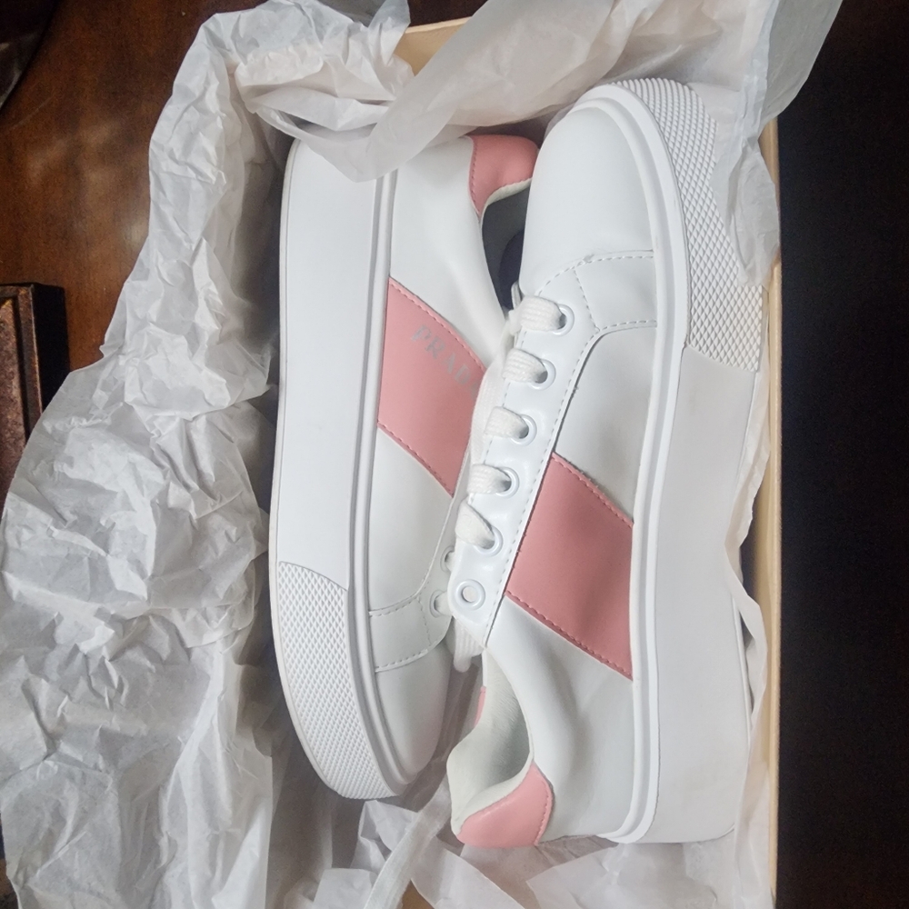 Women's New! PRADA White and Pink Sneakers SZ.39